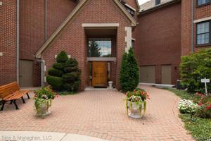 82 POINTE PARK PL