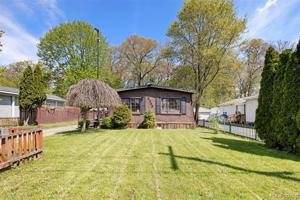 8285 DONNA LOU Drive
