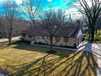 611 Turnberry