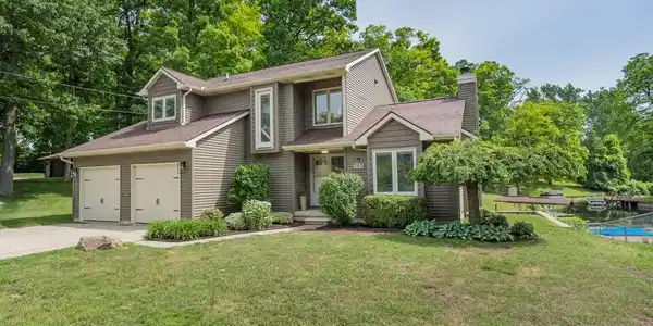 380 N NORTH SHORE Drive