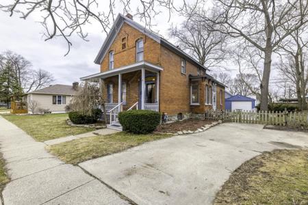 2418 Maple Street
