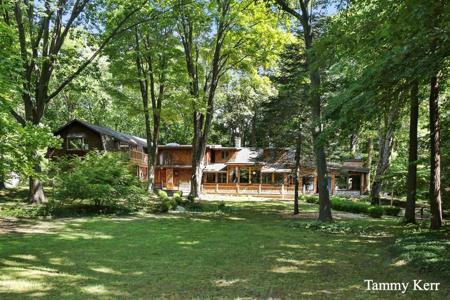 2450 Lakeshore Drive