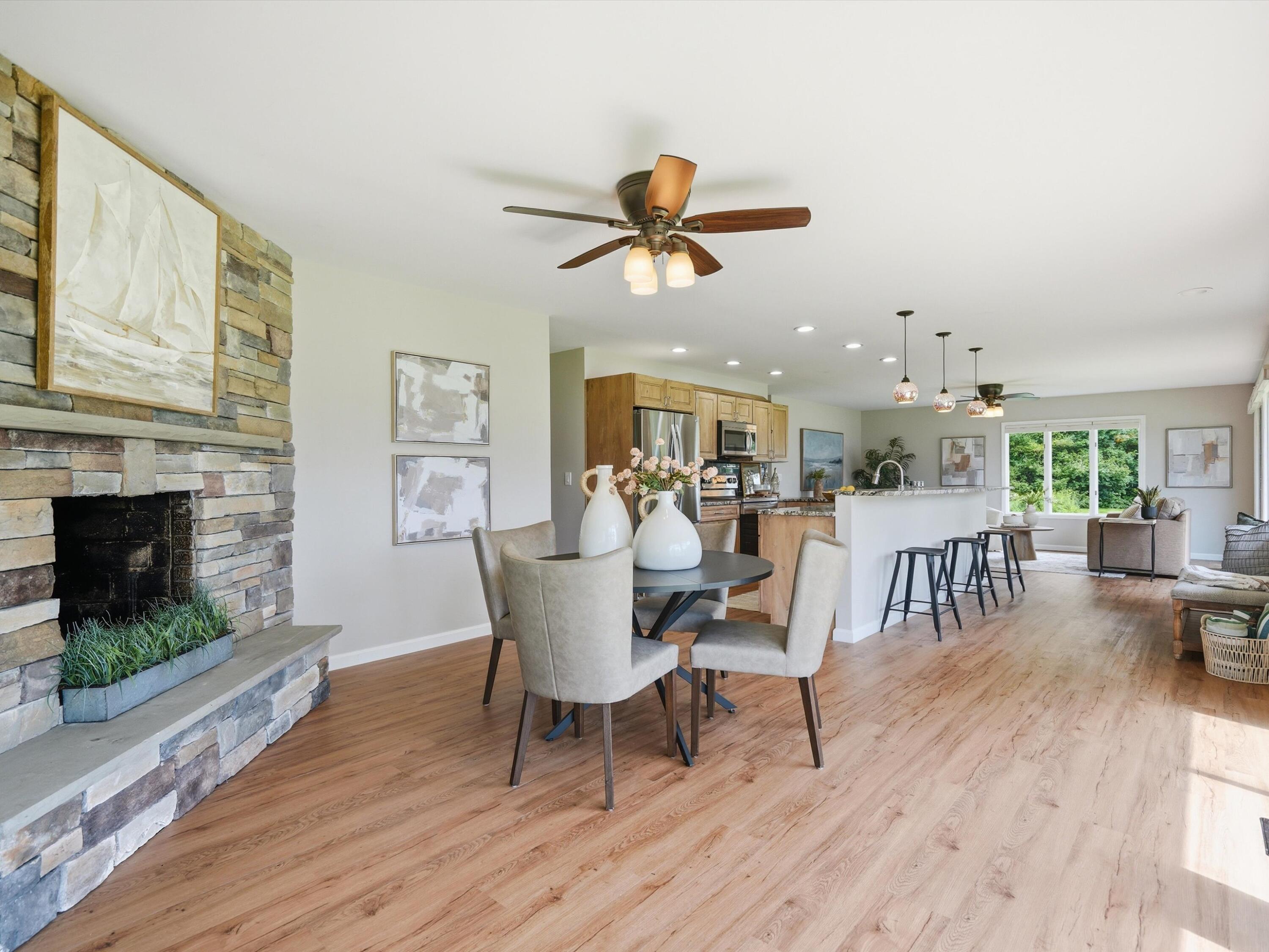Image 4: Dining Room