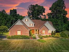 5810 MEADOWS Drive