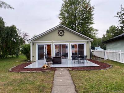 7825 Elizabeth Lake Rd Beach