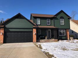 648 WOODCREEK Drive