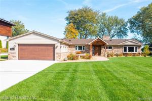 17645 PARKE LANE