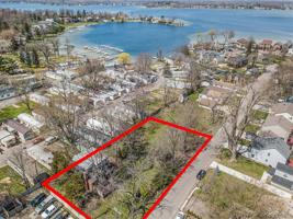 2276 WILLOW BEACH Street