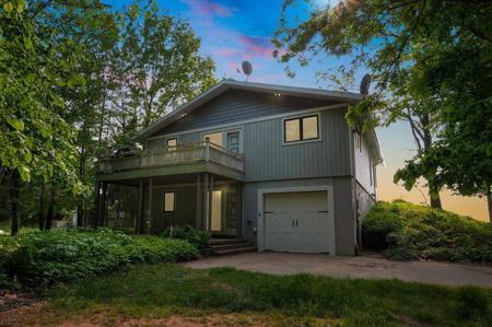 1140 Edgewater Terrace