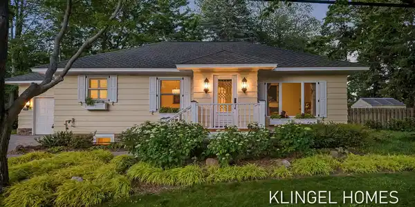 Image 2: 194-web-or-mls-17586-168th-ave