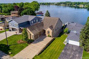 8432 Woodland Shore Drive