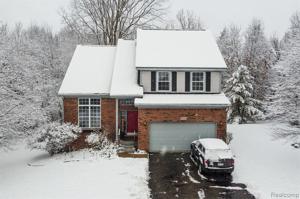 2541 HILLTOP Lane