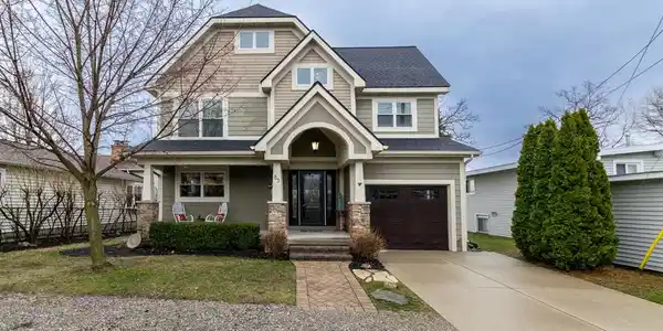 85 CRESCENT Avenue
