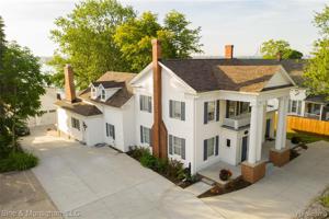 654 N RIVERSIDE