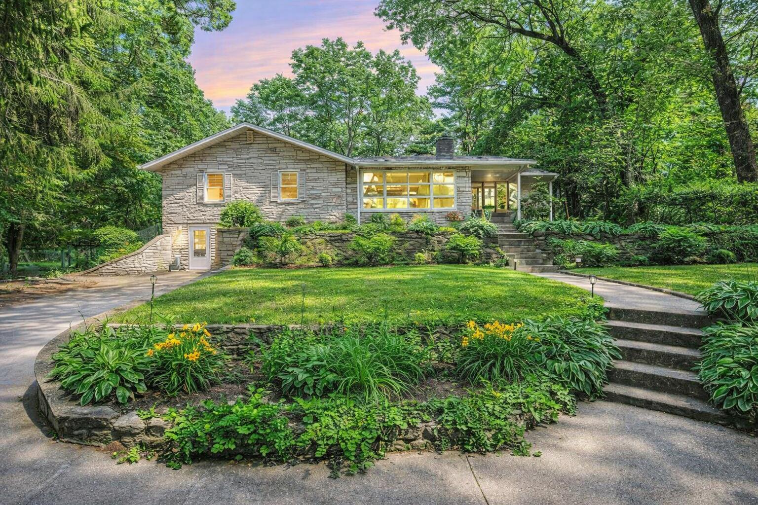 Image 1: exterior/summer