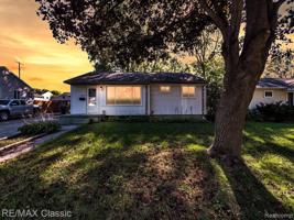 1052 JANET Avenue