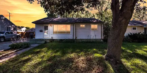 1052 JANET Avenue