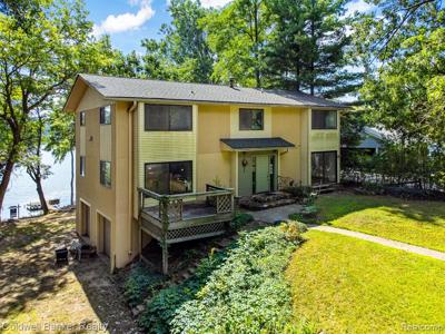 1493 HEIGHTS Road