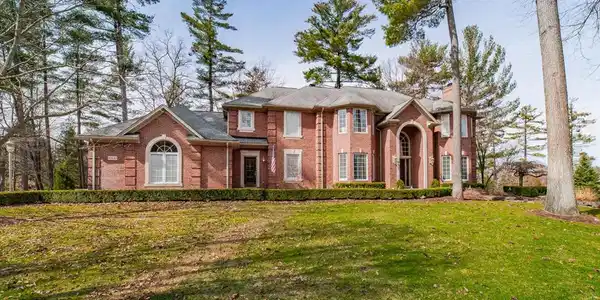 1600 CHIEFTAN Circle