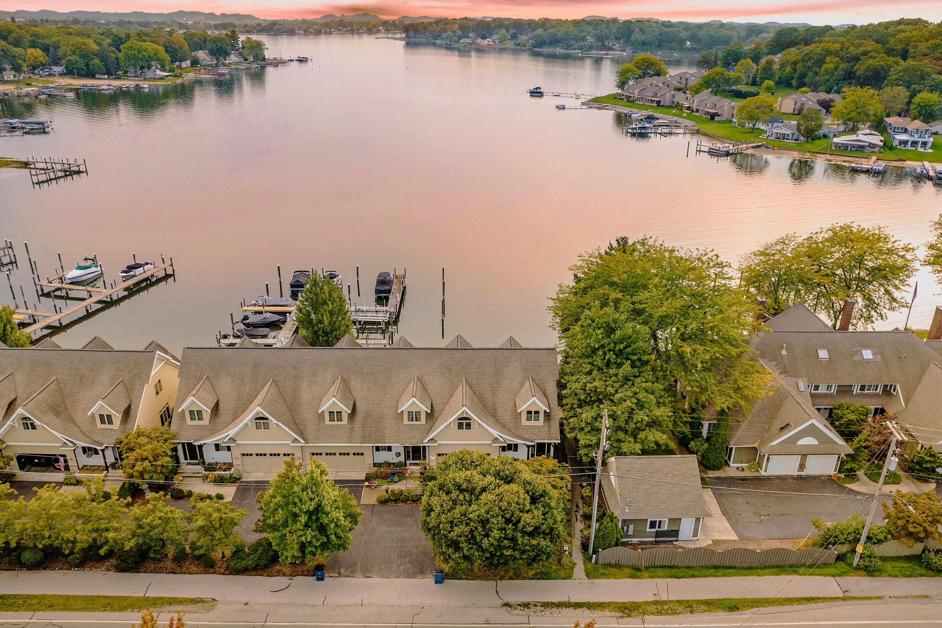 Image 2: BlueWest Properties