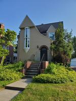 1373 Roslyn Road