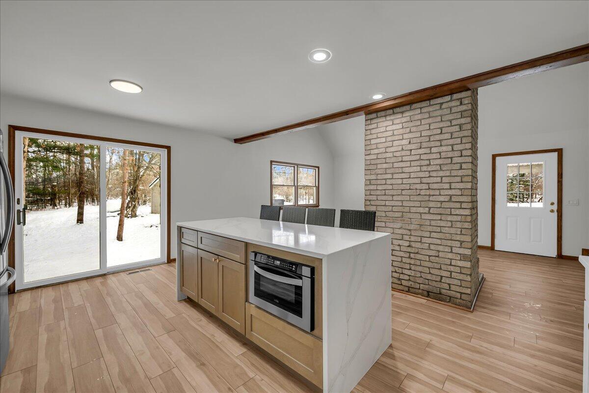 Image 4: 09-2979 Meadowdale Rd-9