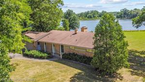211 CRESCENT Road