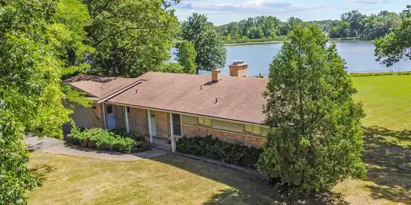 211 CRESCENT Road