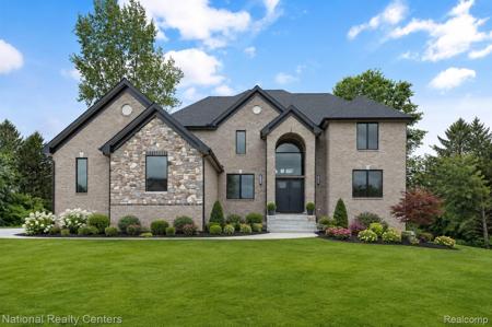 5245 BUELL Drive