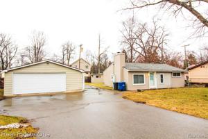 9224 HICKORYWOOD Drive