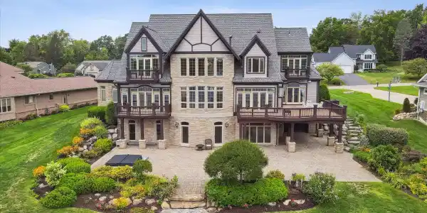 4349 Island View Drive