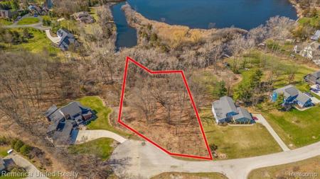 10468 Oak Shore Drive