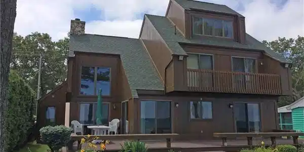 2848 Bay Drive