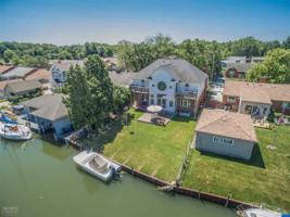 23305 CLAIRWOOD