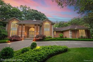5185 DEER RUN Circle
