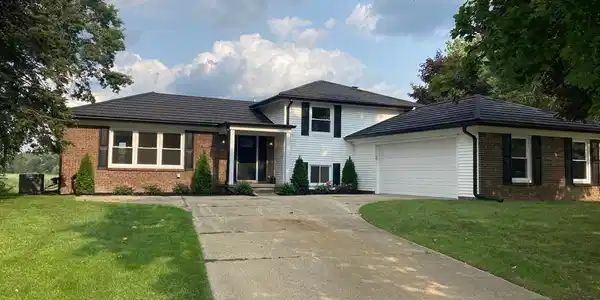 45 LAKES EDGE