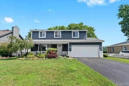 1084 Woodruff Lake Drive