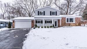 5585 BIRDVIEW Heights