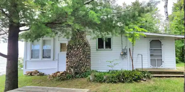 1525 Lakeside