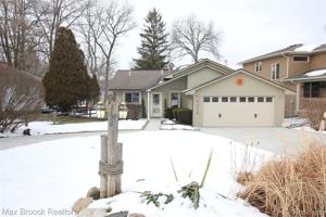 6024 WATERFRONT Drive