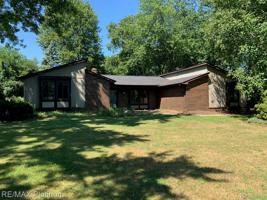 1426 RUSS ROY Court
