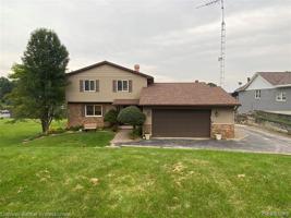 3896 LAKE LAPEER Drive
