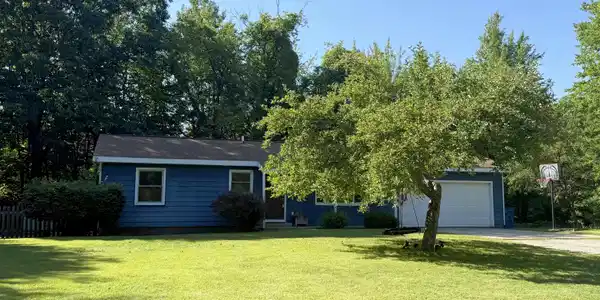 Image 2: amys house 2