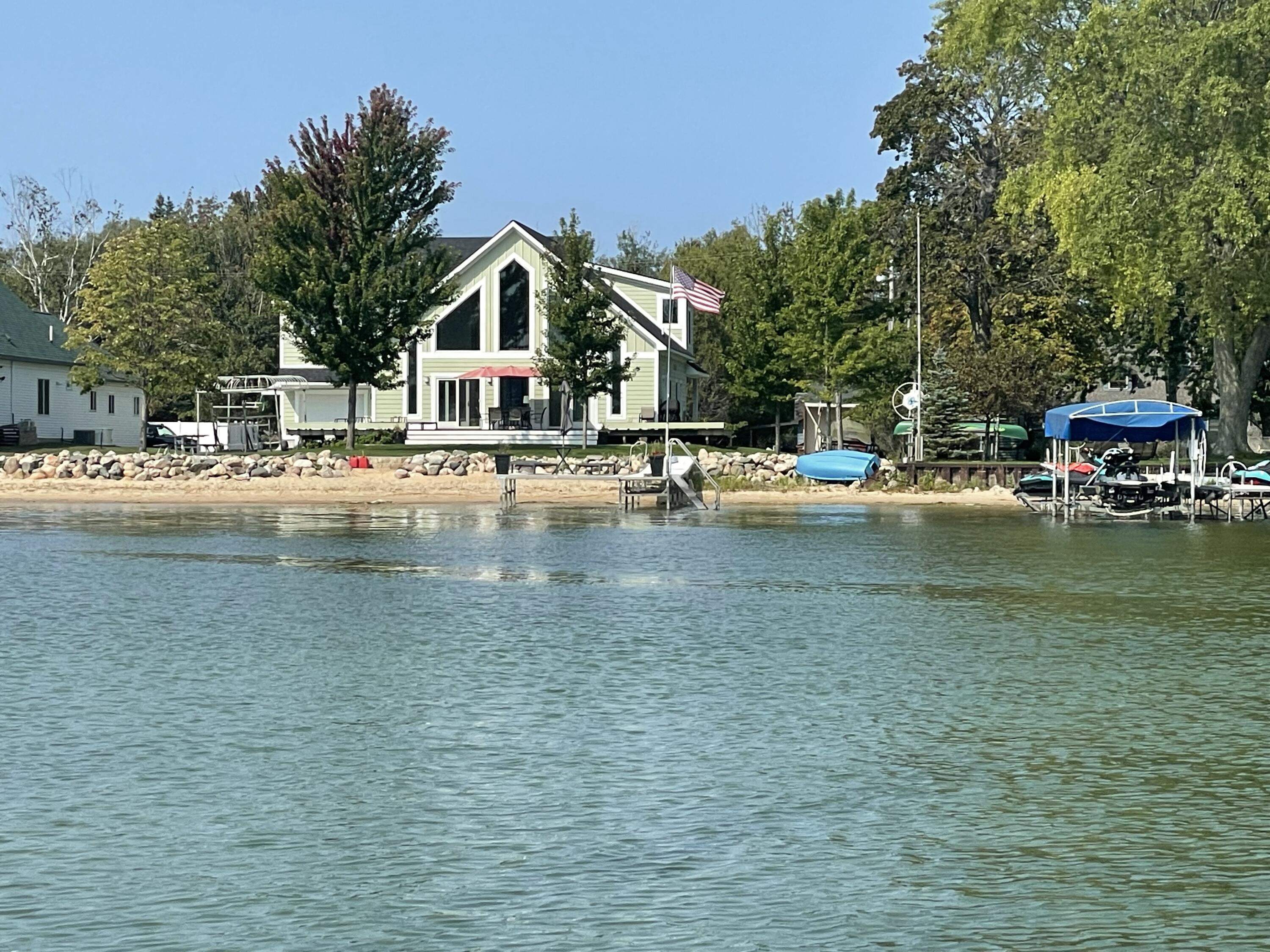Image 2: Beautiful Portage Lake