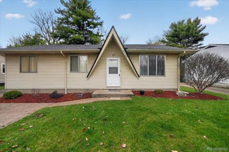 4739 Joan Lane
