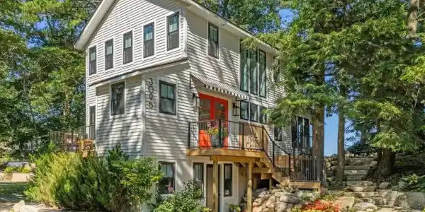 3095 N Lakeshore Drive