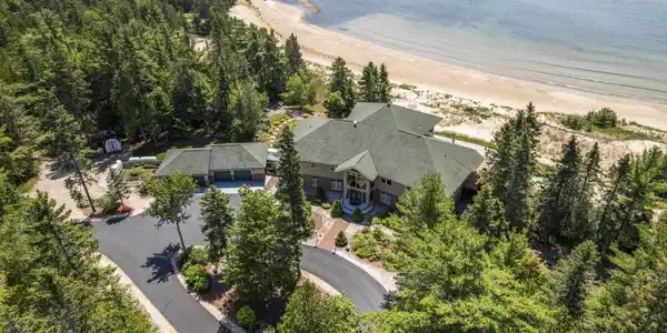 5343 Michibay Drive
