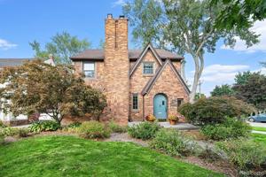 302 Moran Road