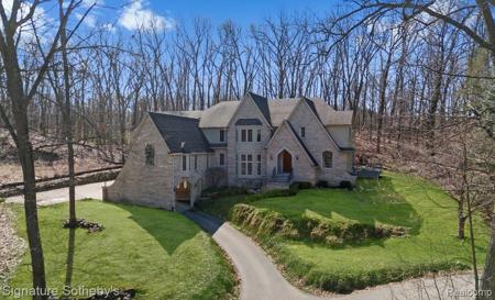 6705 COLLEGE Park