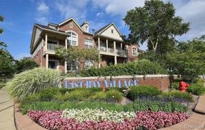 527 RED OAK Court